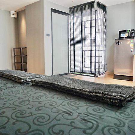 Silom Soi 3 Hash Apartment Hip And Funky With Rooftop View Bangkok Extérieur photo