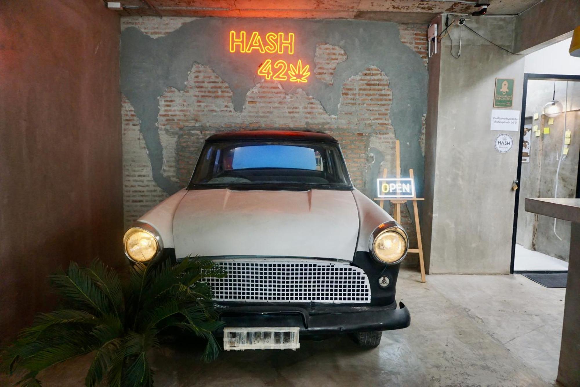 Silom Soi 3 Hash Apartment Hip And Funky With Rooftop View Bangkok Extérieur photo