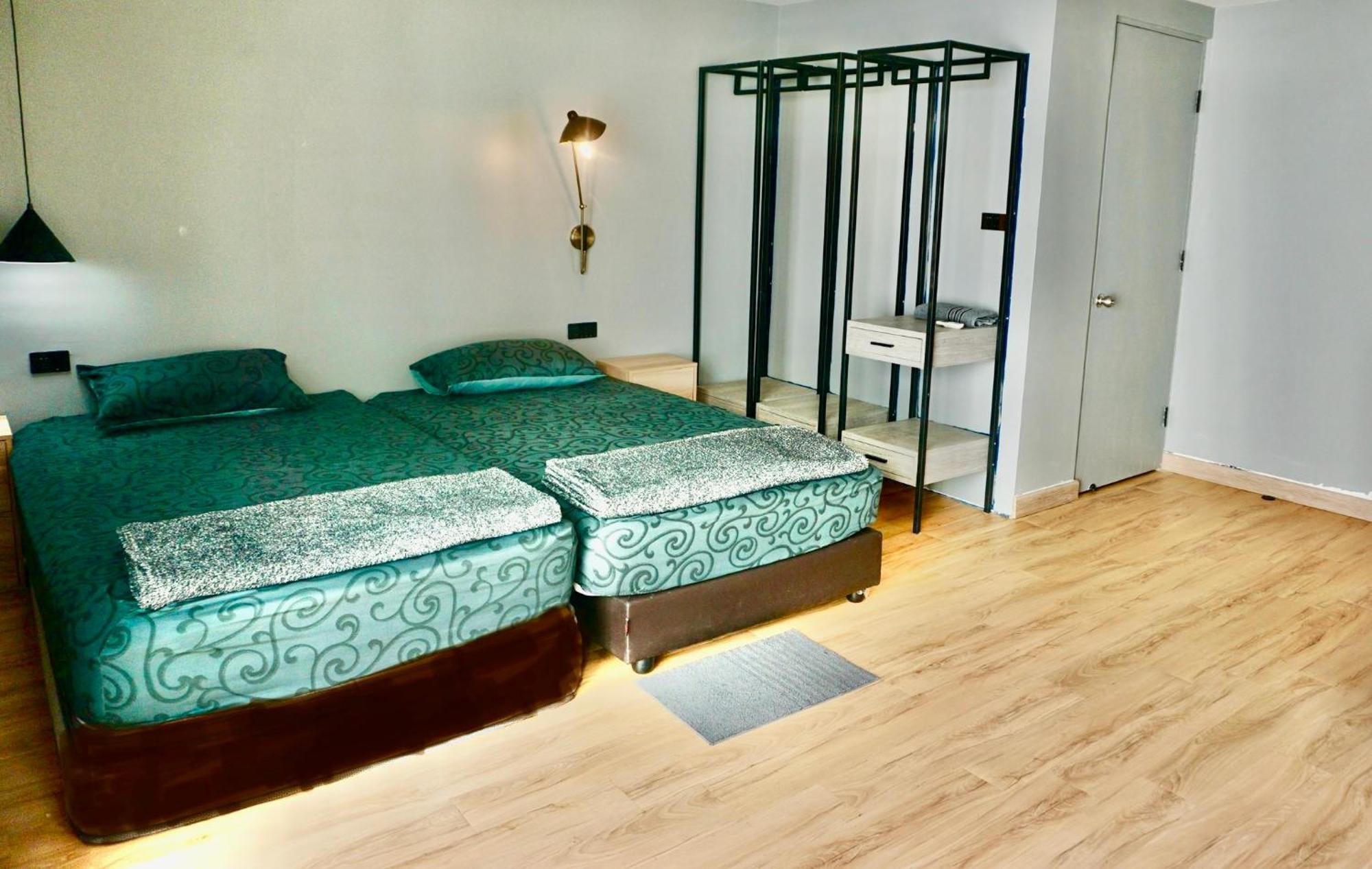 Silom Soi 3 Hash Apartment Hip And Funky With Rooftop View Bangkok Extérieur photo