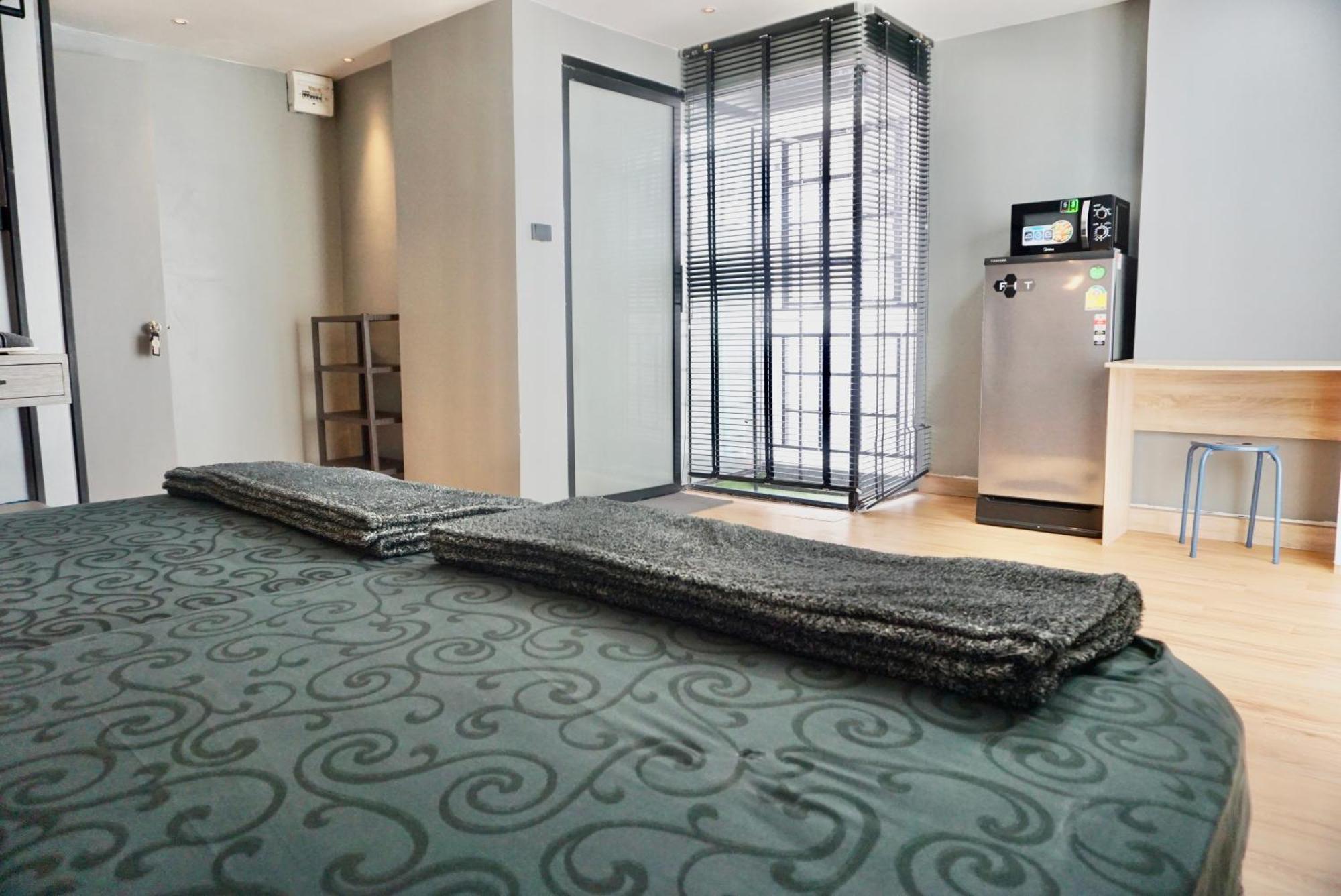 Silom Soi 3 Hash Apartment Hip And Funky With Rooftop View Bangkok Extérieur photo